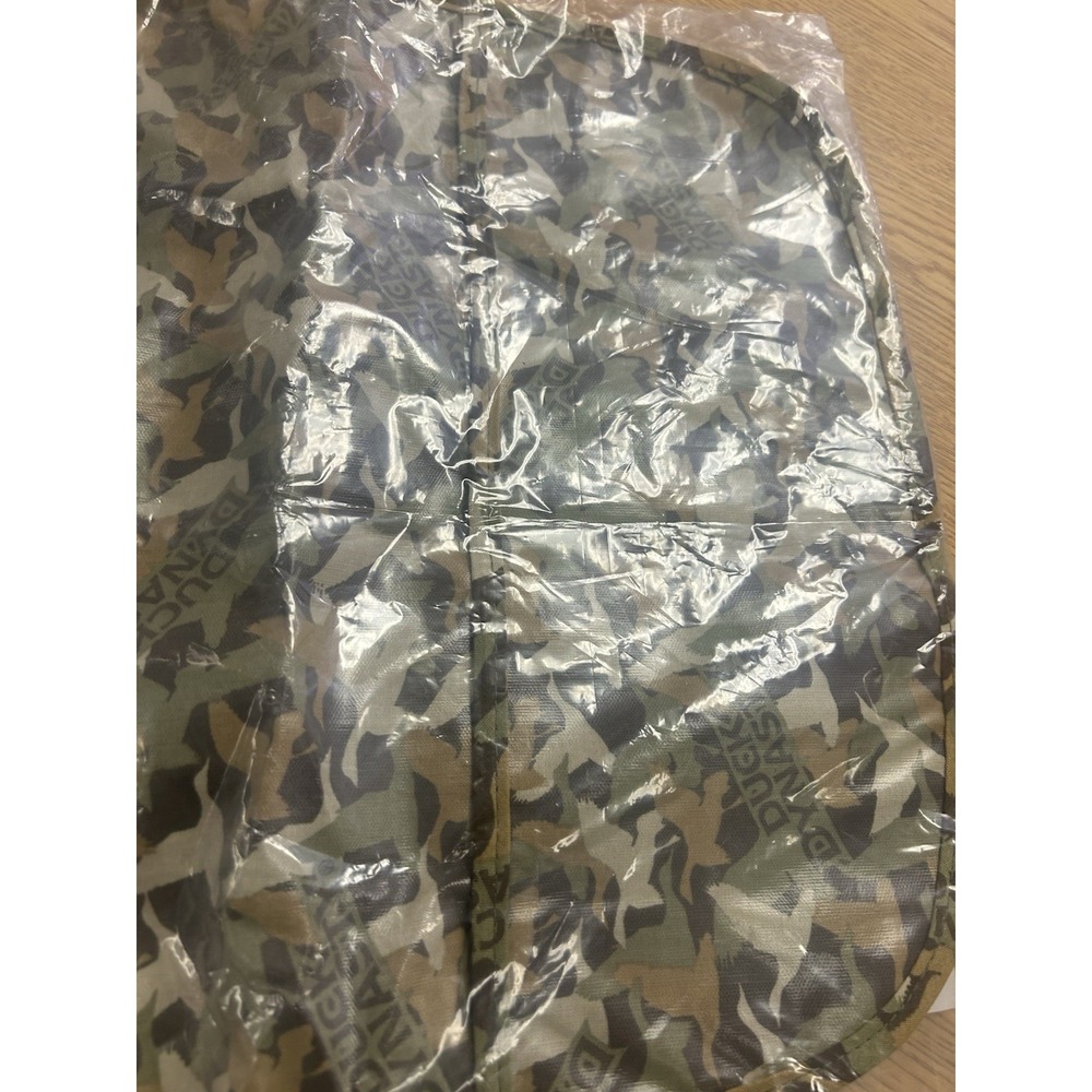 Duck Dynasty Green  Camo‎ Coated Toddler Bib - New in Package Lot Of 3